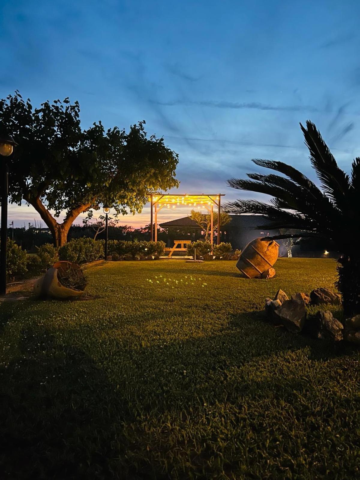 Апартаменты A Casa Di Ale Санта-Мария-ди-Кастеллабате Экстерьер фото